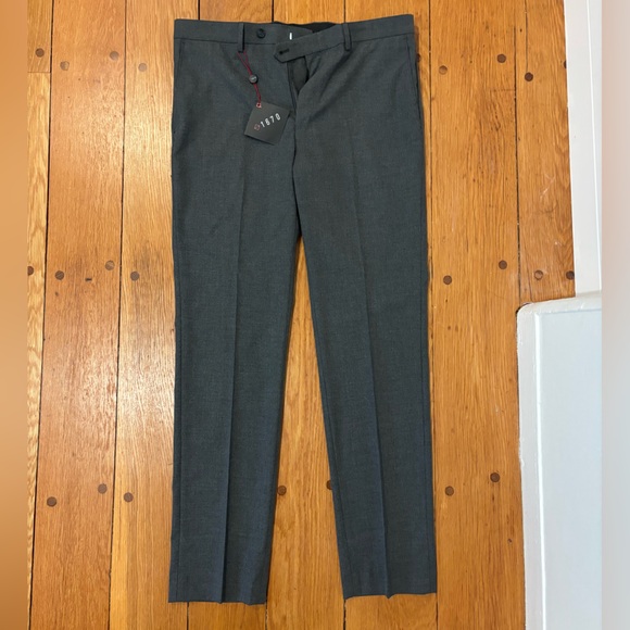 1670 Men's Gray Dress Pants - Picture 1 of 6